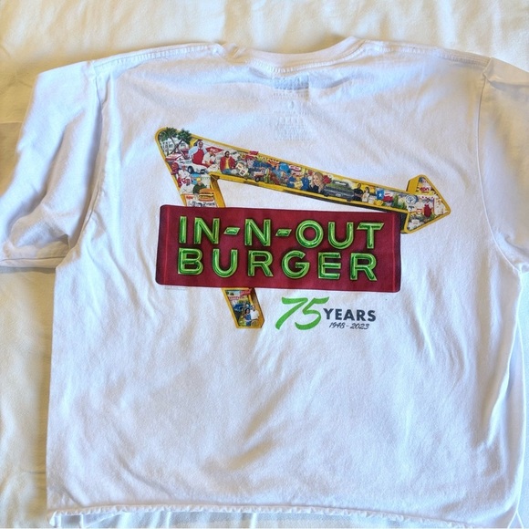 In-N-Out white crop top 75th anniversary - Picture 3 of 4